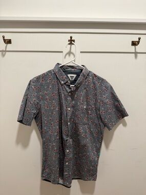 VISSLA Men's Short Sleeve Floral Button-Down in Slate Blue with Pink Accents